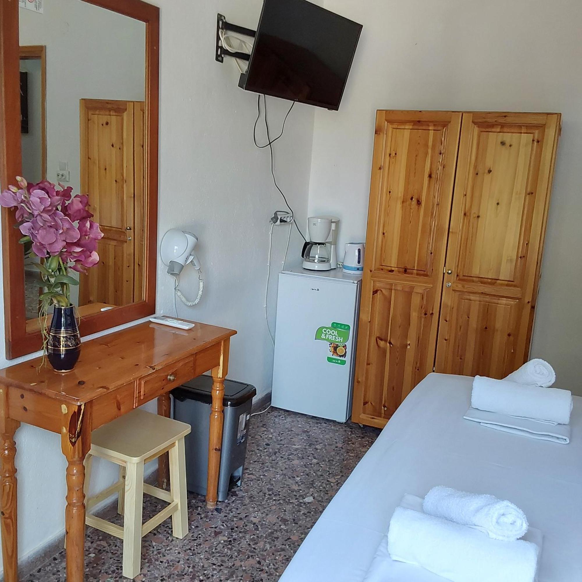 Anna Maria Studios Потос Экстерьер фото